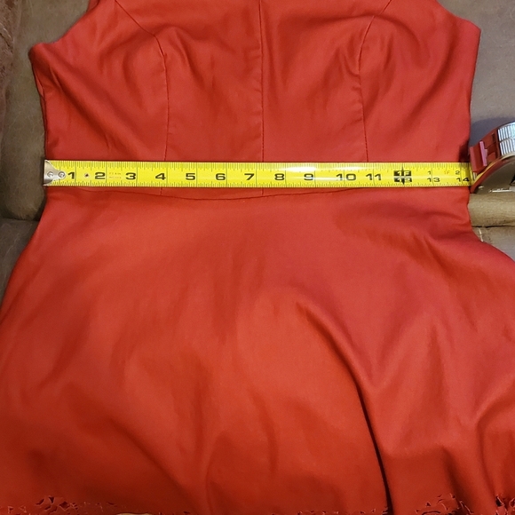 Wells Grace Sleeveless Dress - Picture 4 of 10